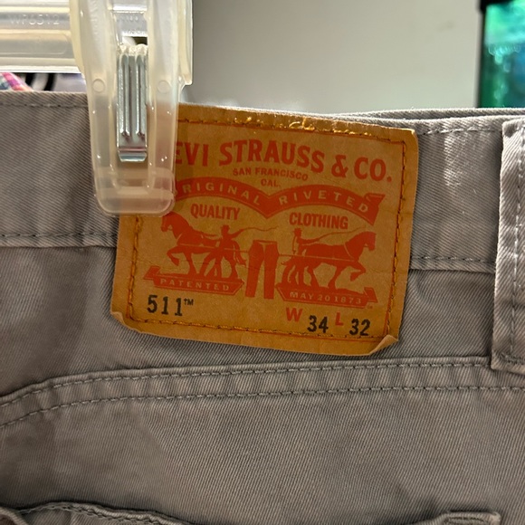 Levi’s - Picture 2 of 3